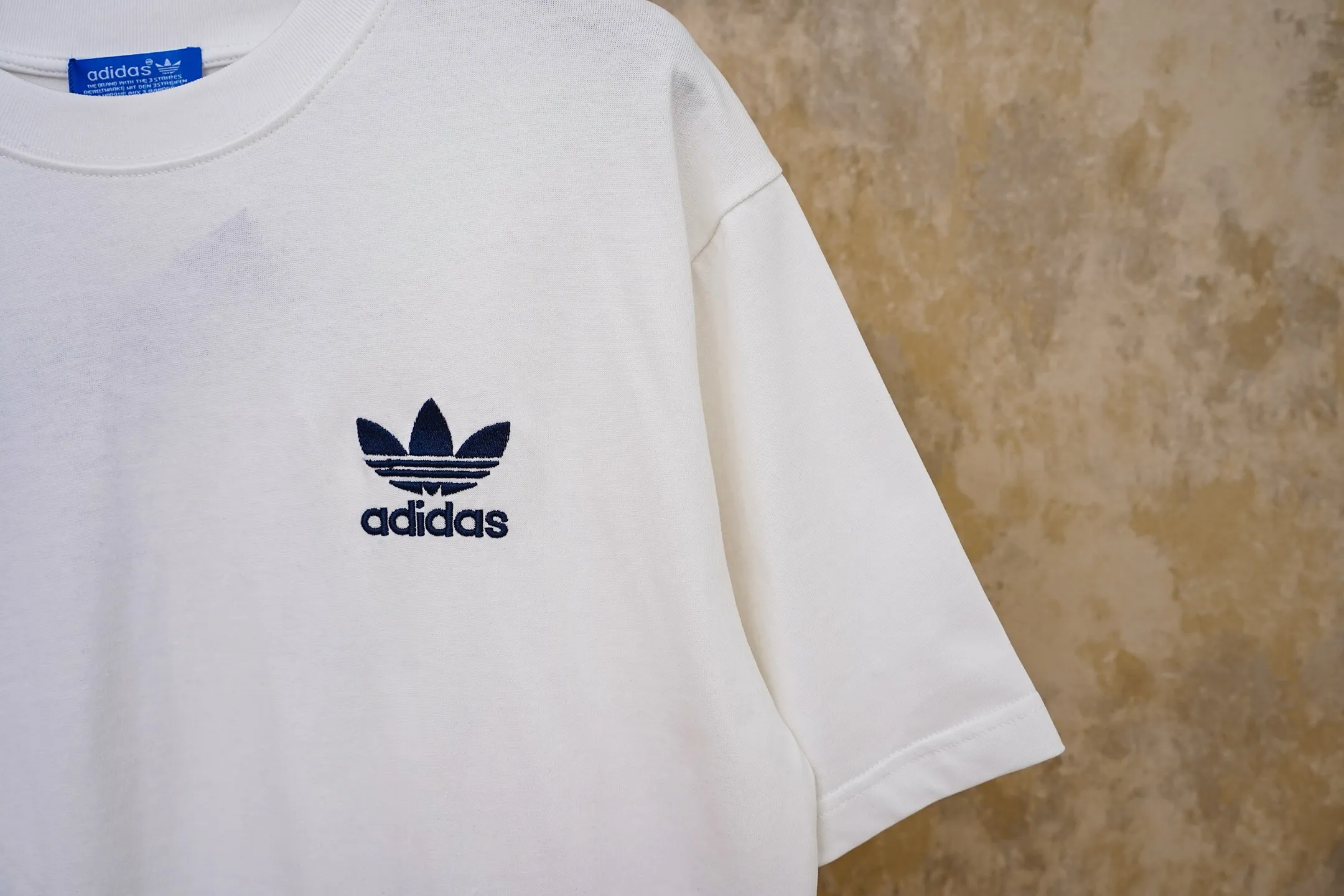 Model number Oversize loose version, can be worn up to 220, fit below loose, original matching accessories 1:1, main mark technology, very Premium Color: White Black Size: S-XL